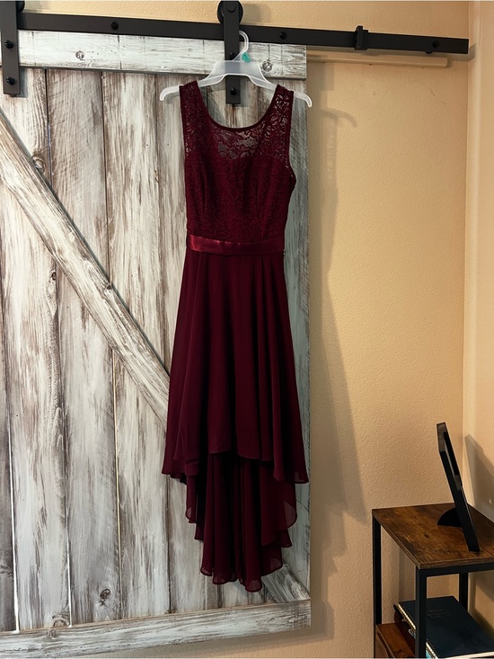 Dresses & Skirts - Sleeveless Lace Bodice High-Low Dress in Deep Burgundy